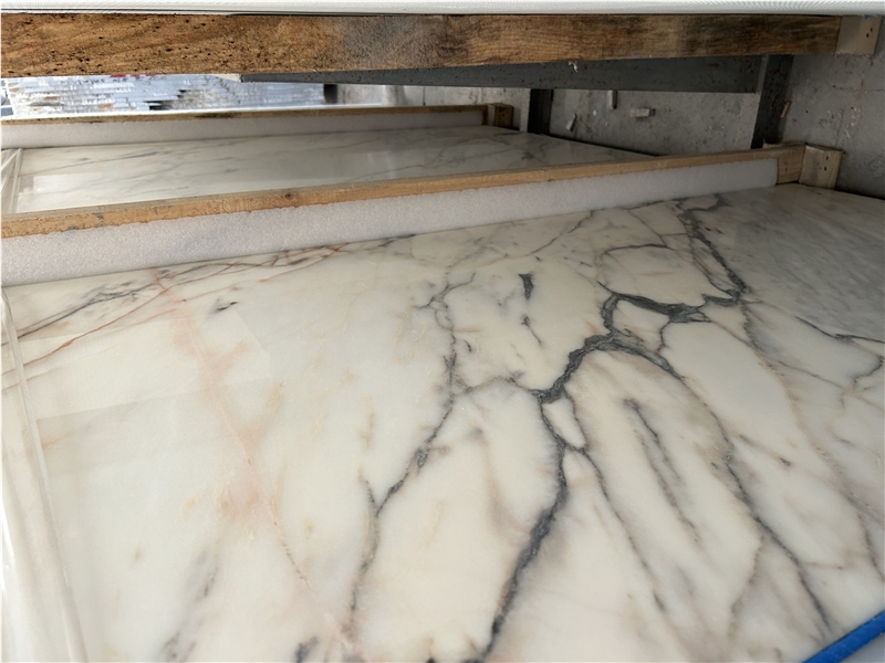 turkey-calacatta-marble-10009-title1-3-B.jpg