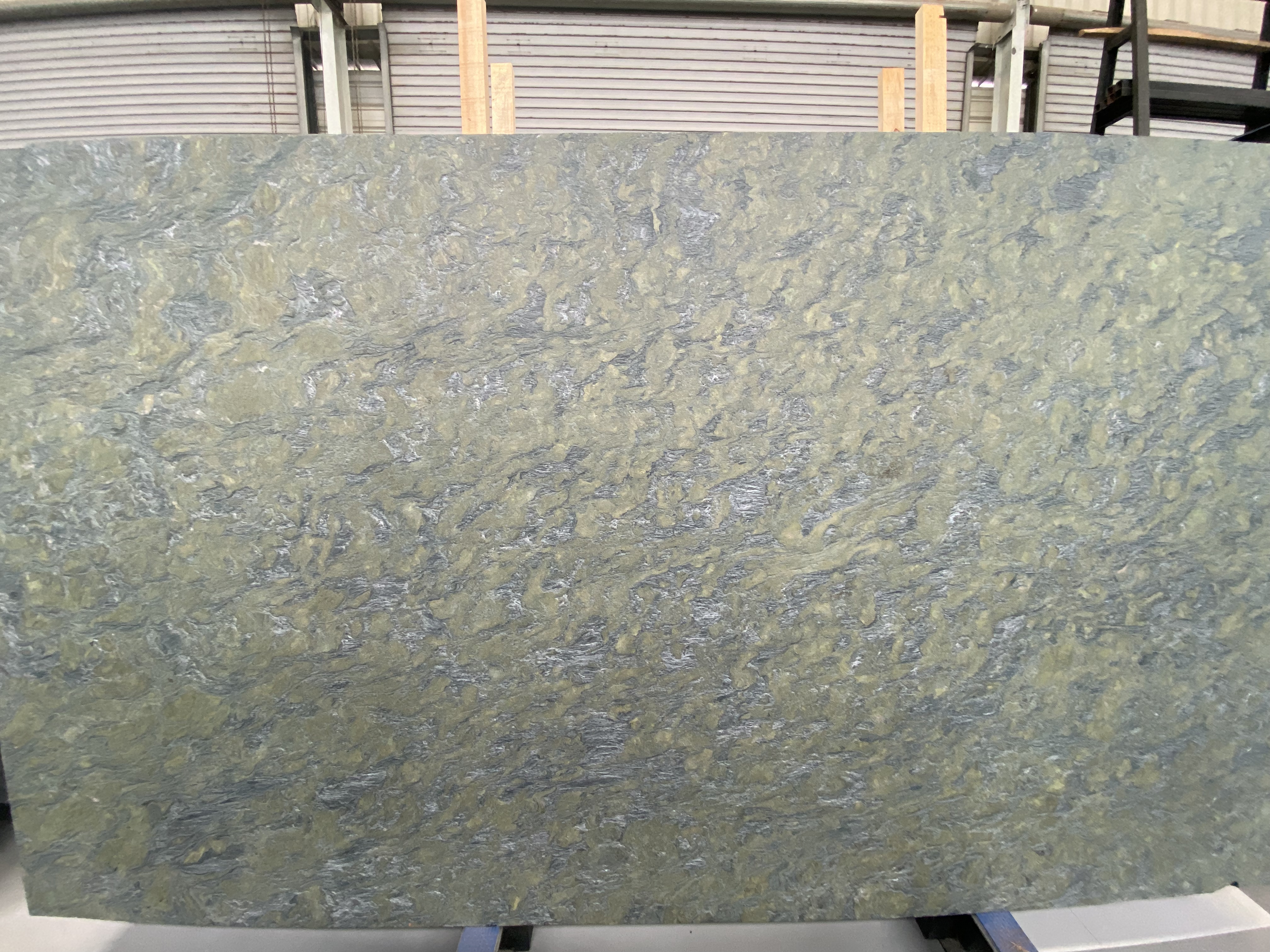 Verde Fusion Granite Slabs